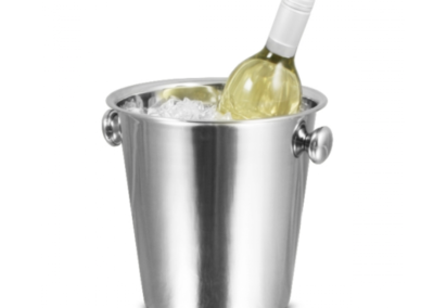 cooler z lodem i winem